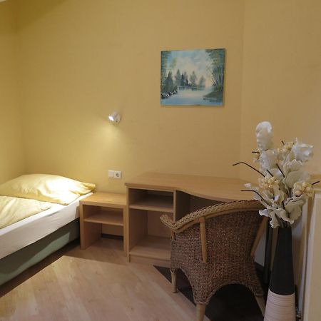 Rosenhotel - Serviced Apartments Zwentendorf المظهر الخارجي الصورة
